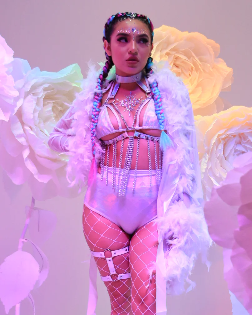 Lady Love Sheer Short Robe With Boa Feather Trim - Image 10