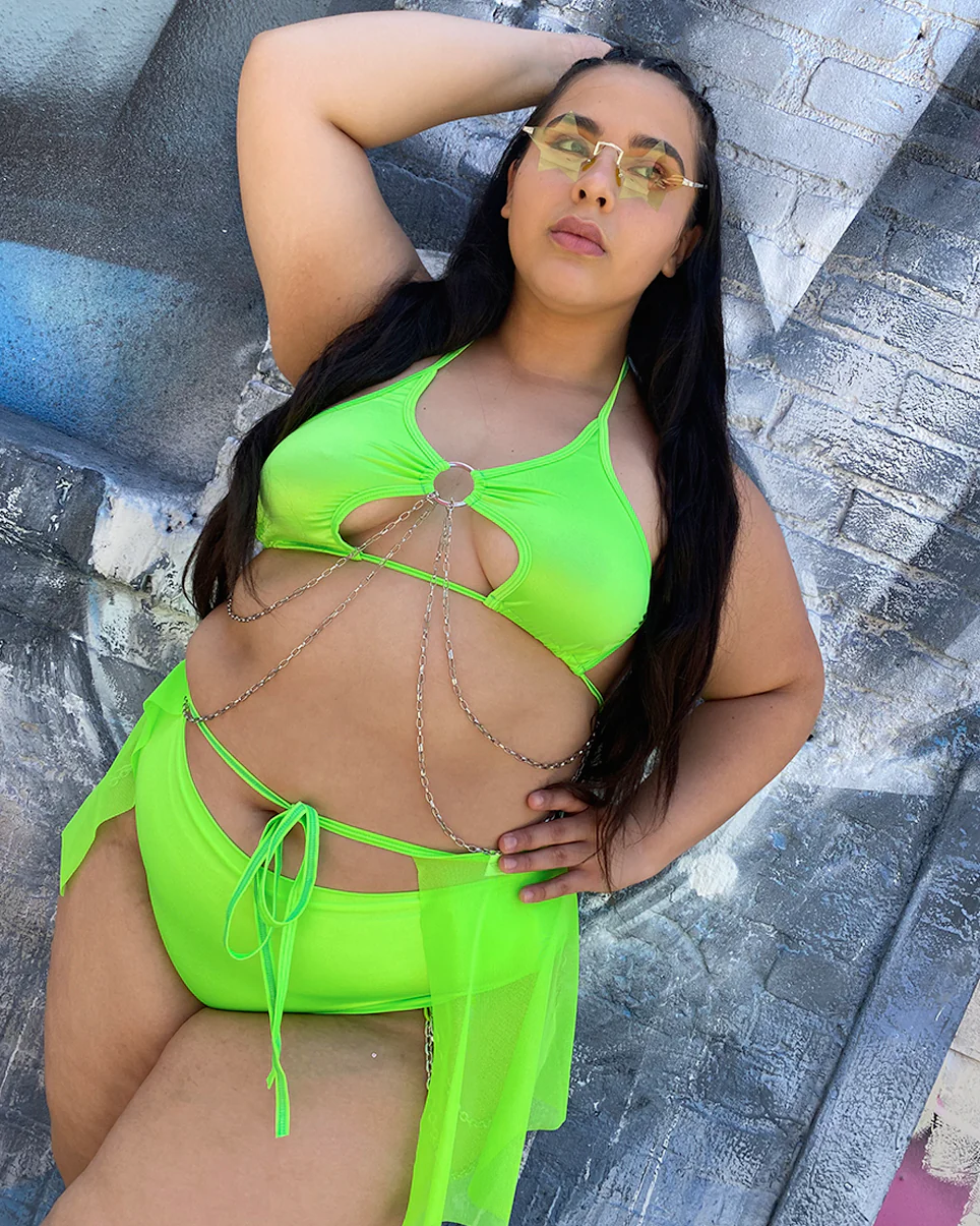 Chain Wrecked Keyhole Top - Image 11