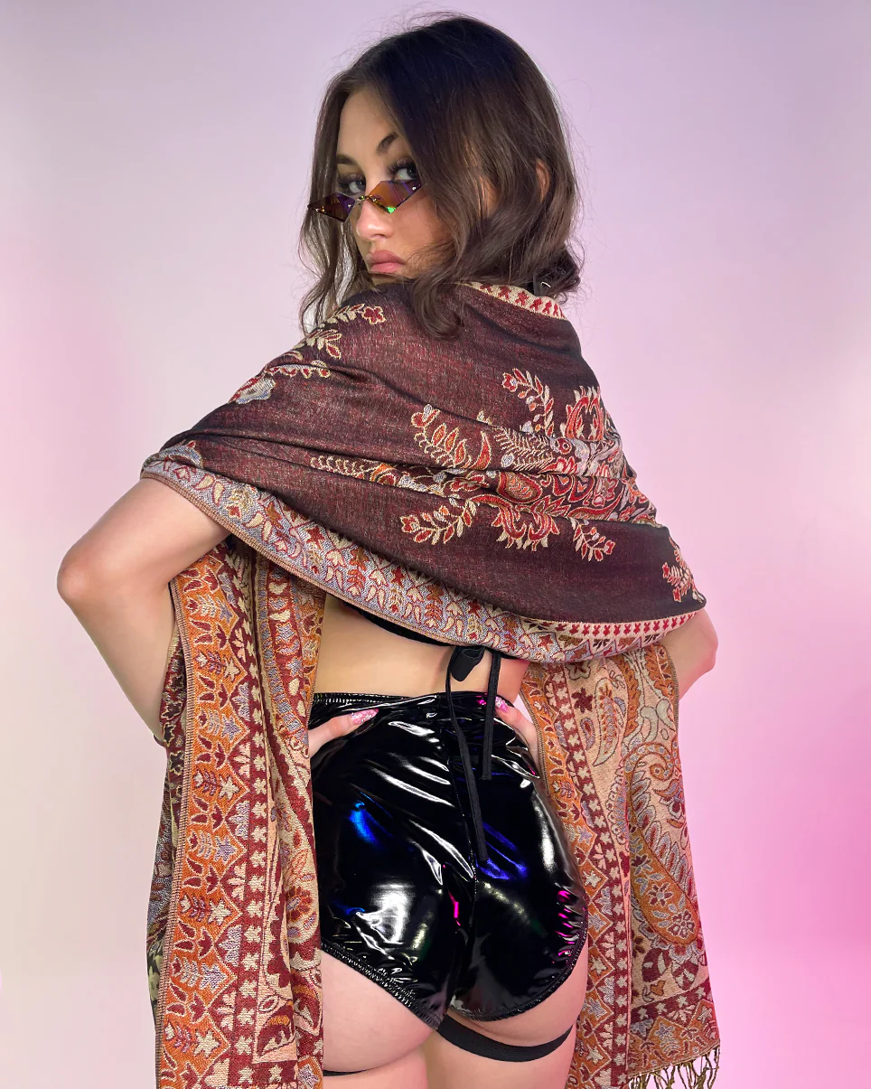 Classic Paisley Unisex Pashmina Scarf - Image 4