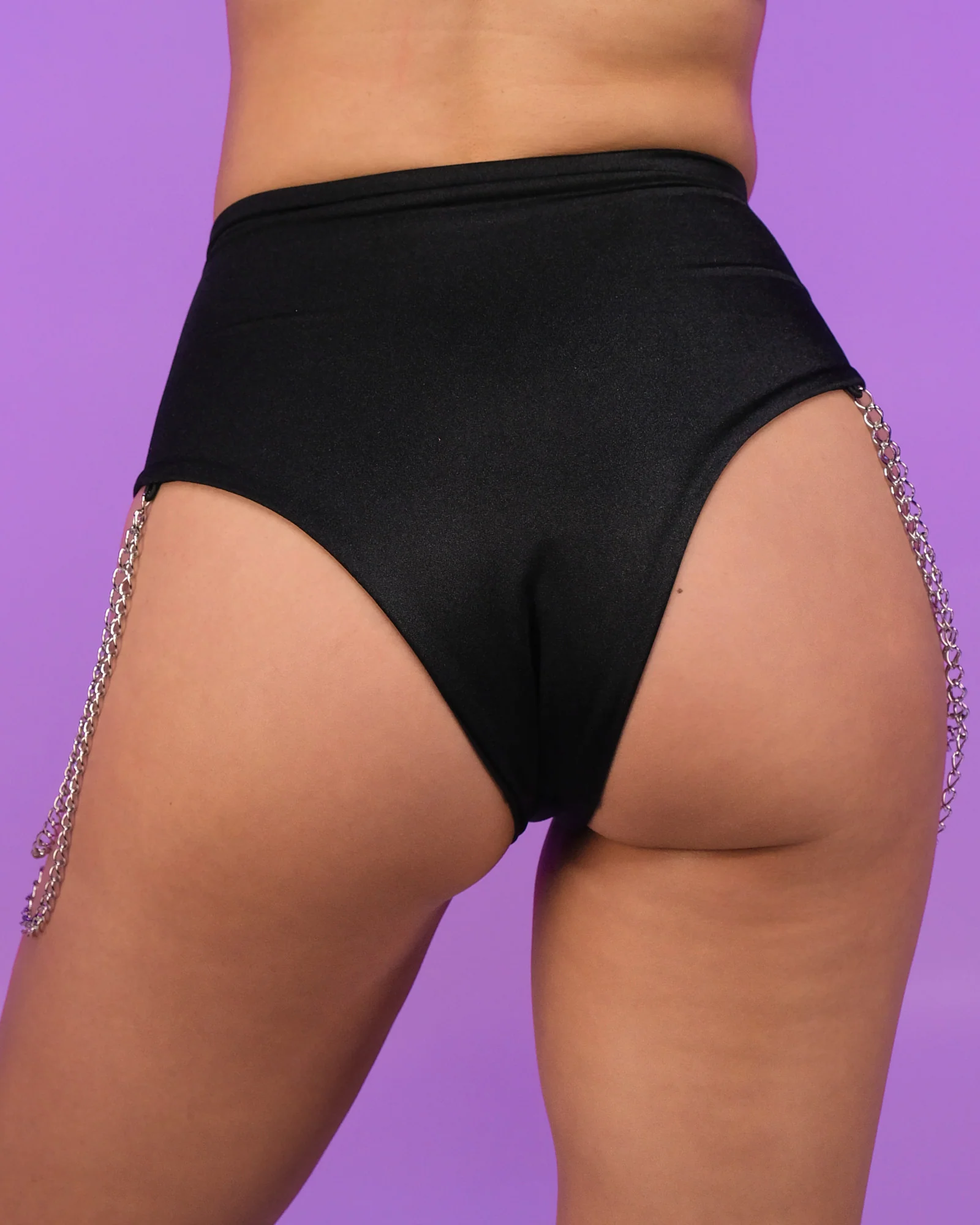 Techno Bish Chain High-Waist Shorts - Image 6