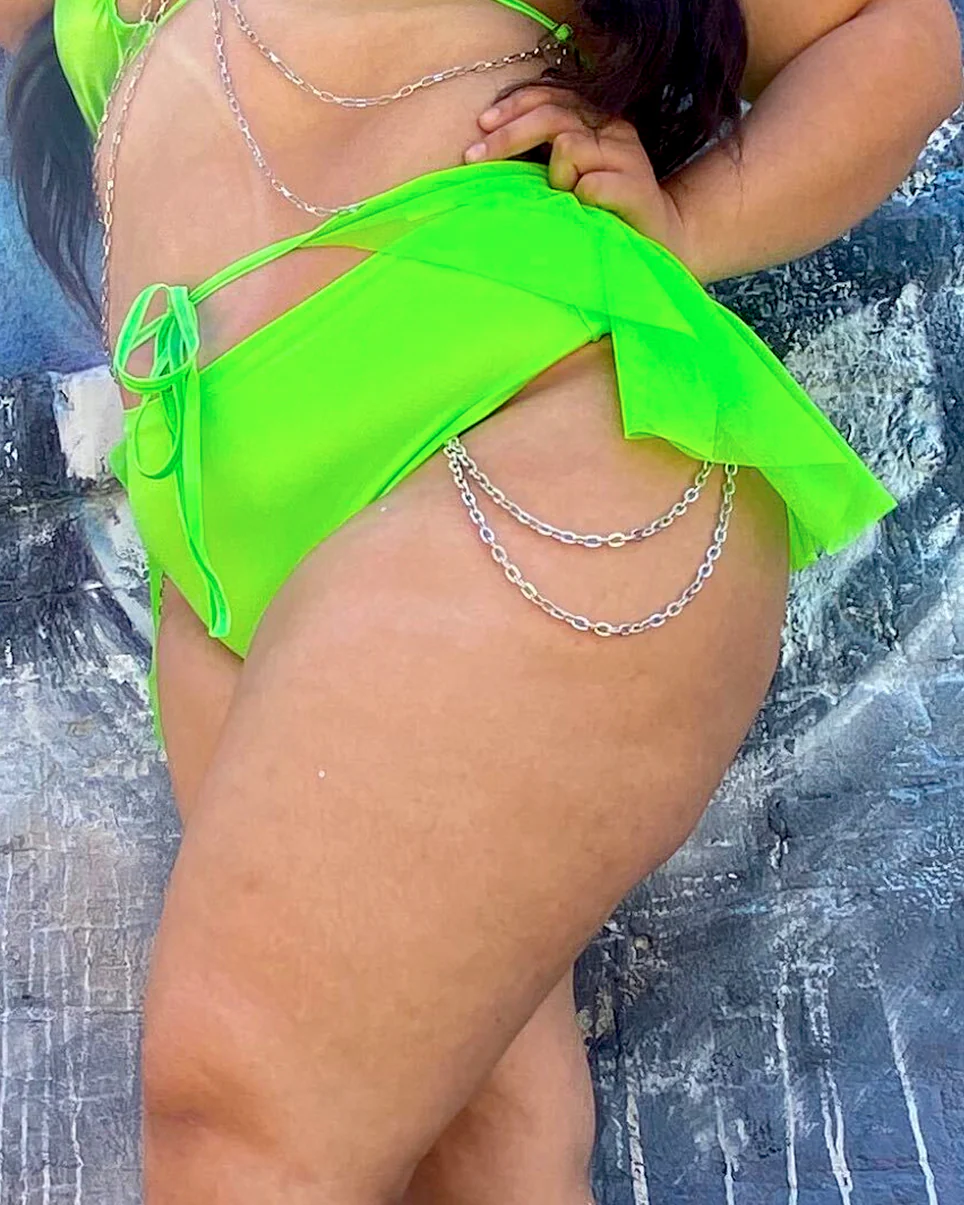 Techno Bish Chain High-Waist Shorts - Image 8